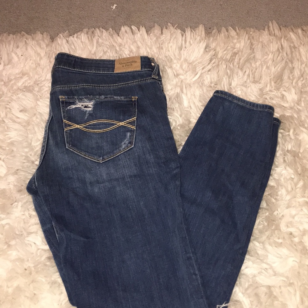 Ripped skinny jeans